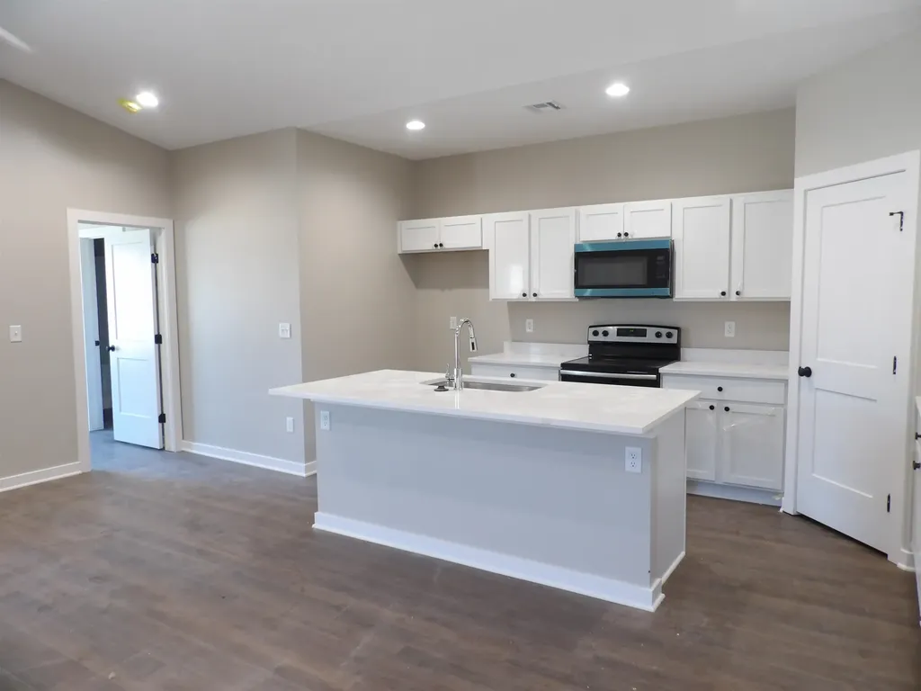 909 Fox Ridge Street Newton KS 67114