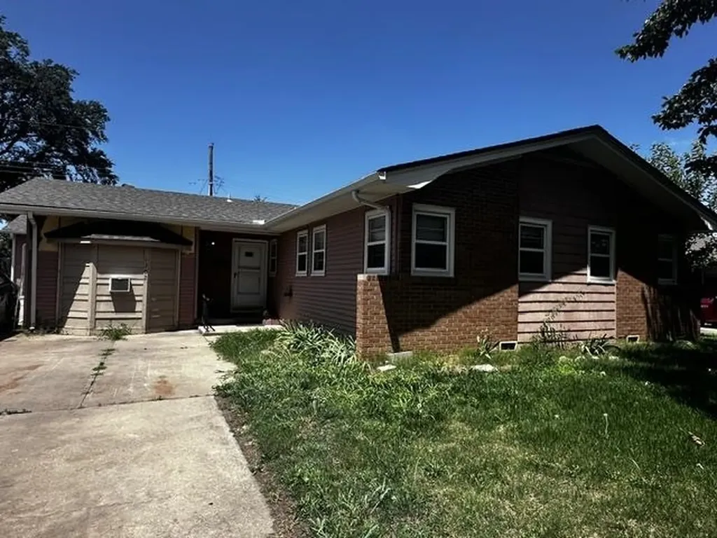 1302 W Casado Street Wichita KS 67217