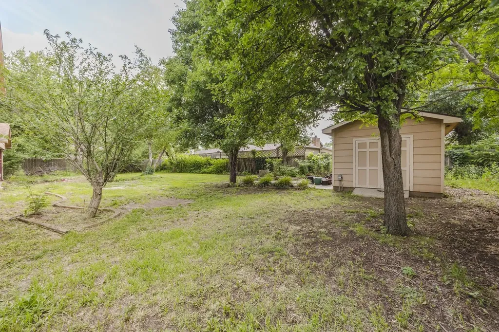 1431 N Fieldcrest Wichita KS 67212