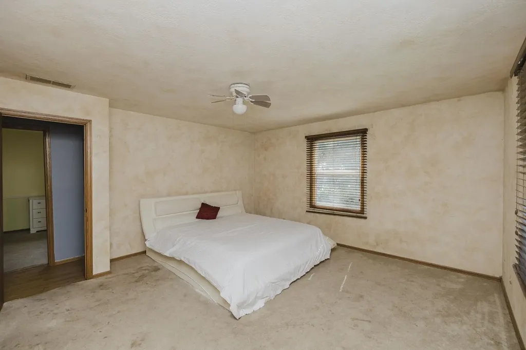 1431 N Fieldcrest Wichita KS 67212
