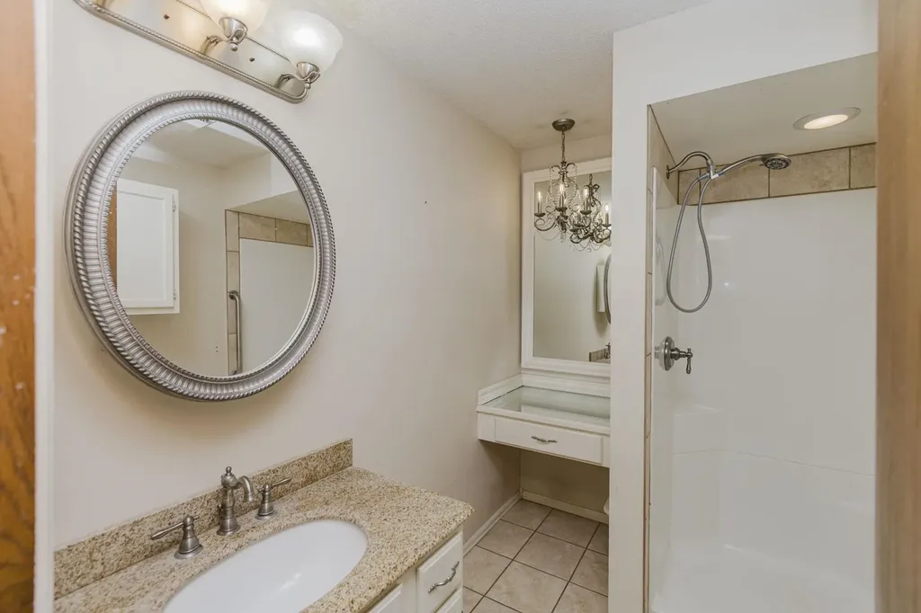 1431 N Fieldcrest Wichita KS 67212
