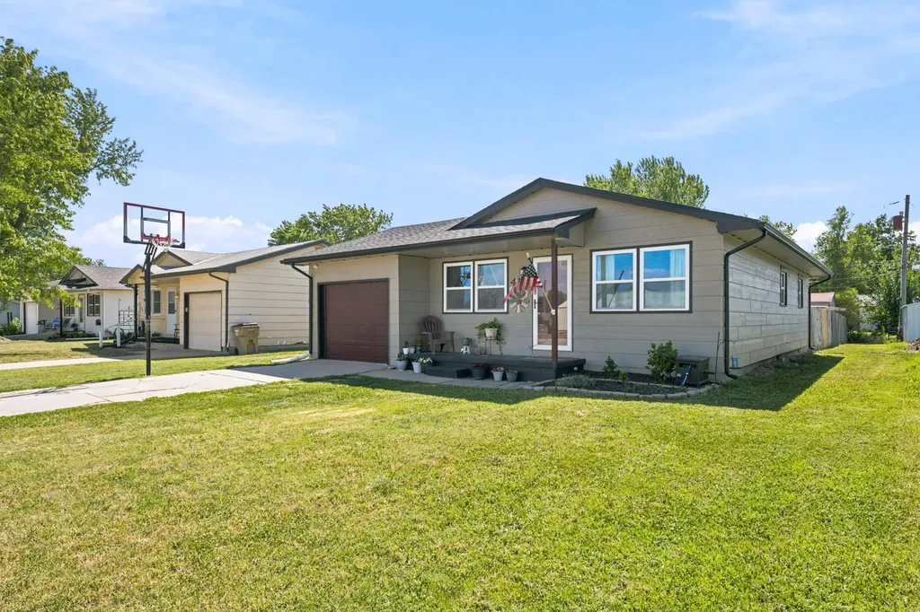 419 N Sedgwick Avenue Burrton KS 67020