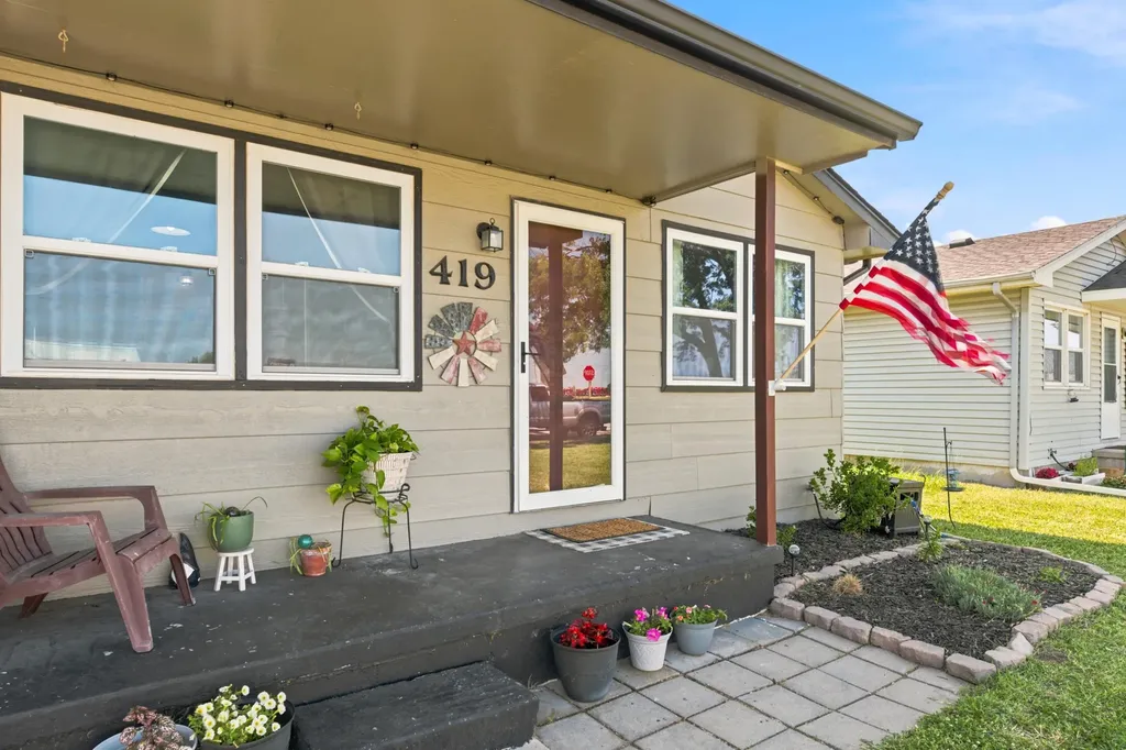 419 N Sedgwick Avenue Burrton KS 67020