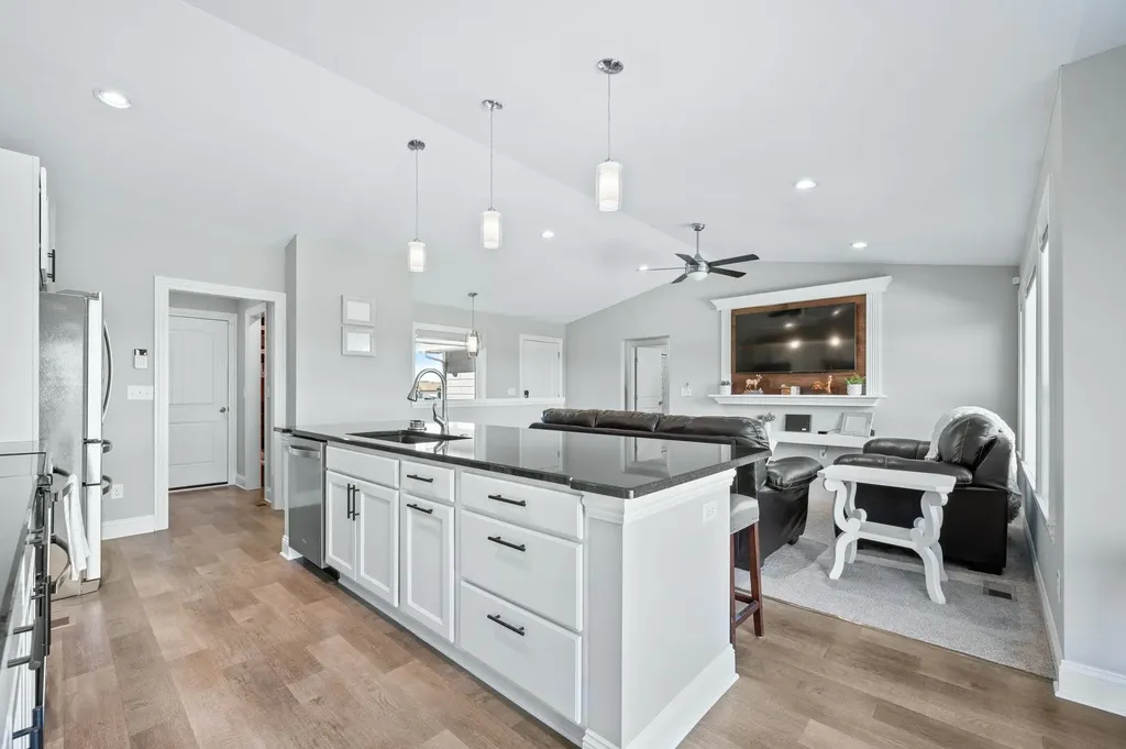 768 E Sunset Circle Goddard KS 67052