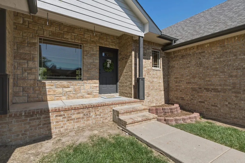 2503 N Springdale Circle Wichita KS 67228