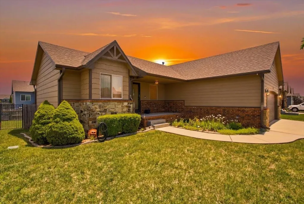 5374 N Rock Spring Street Bel Aire KS 67226-3200