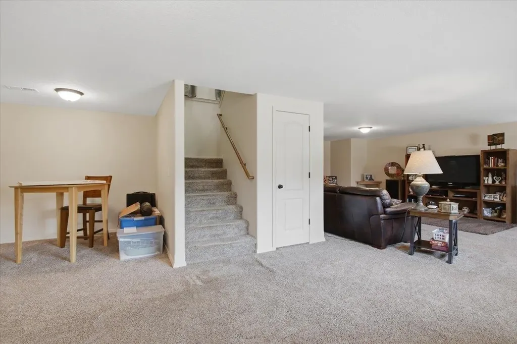 5374 N Rock Spring Street Bel Aire KS 67226-3200