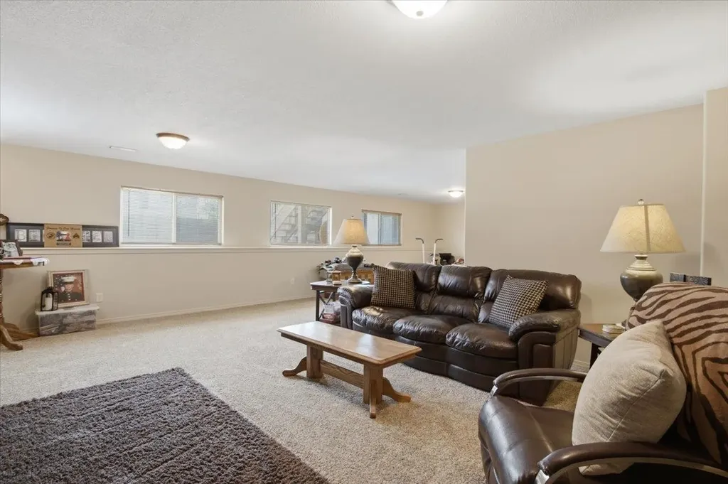 5374 N Rock Spring Street Bel Aire KS 67226-3200