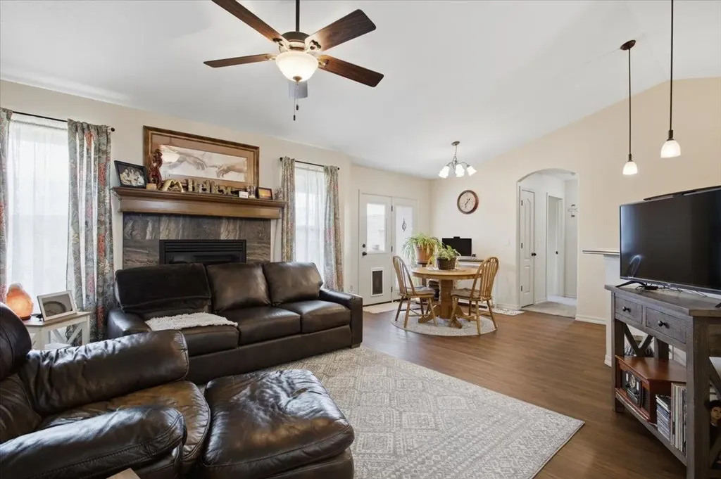 5374 N Rock Spring Street Bel Aire KS 67226-3200