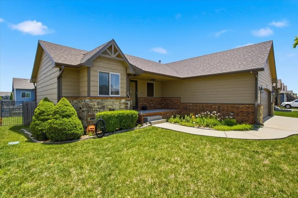 5374 N Rock Spring Street Bel Aire KS 67226-3200