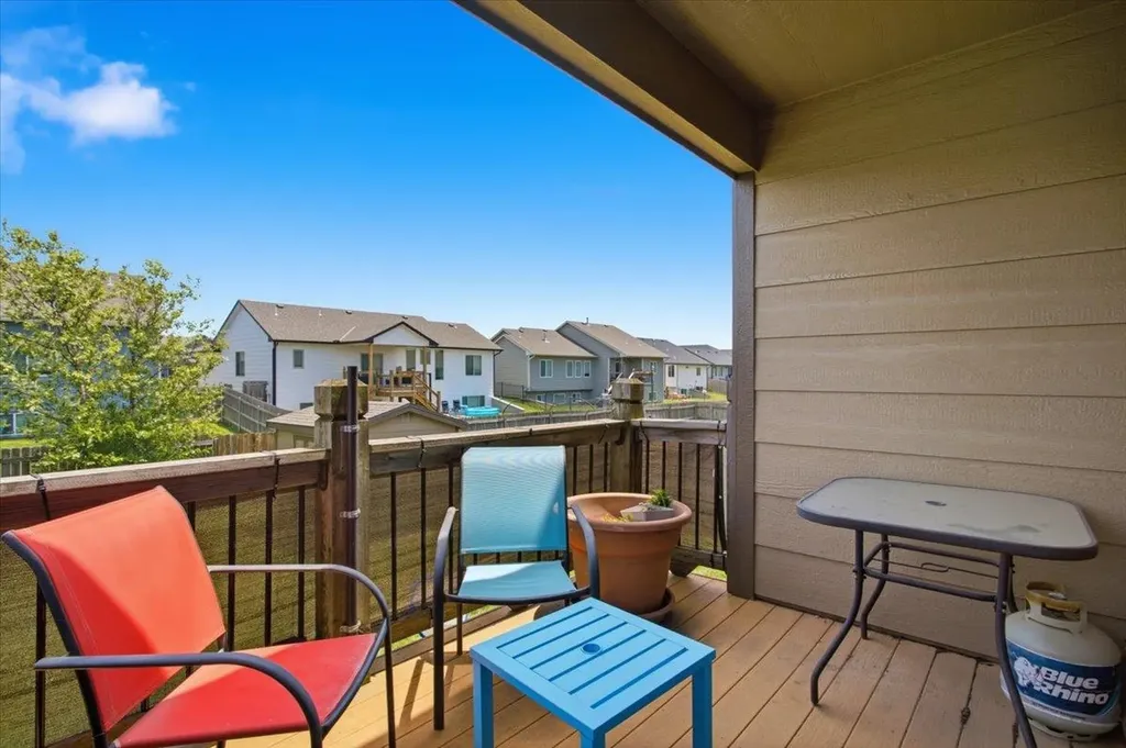 5374 N Rock Spring Street Bel Aire KS 67226-3200