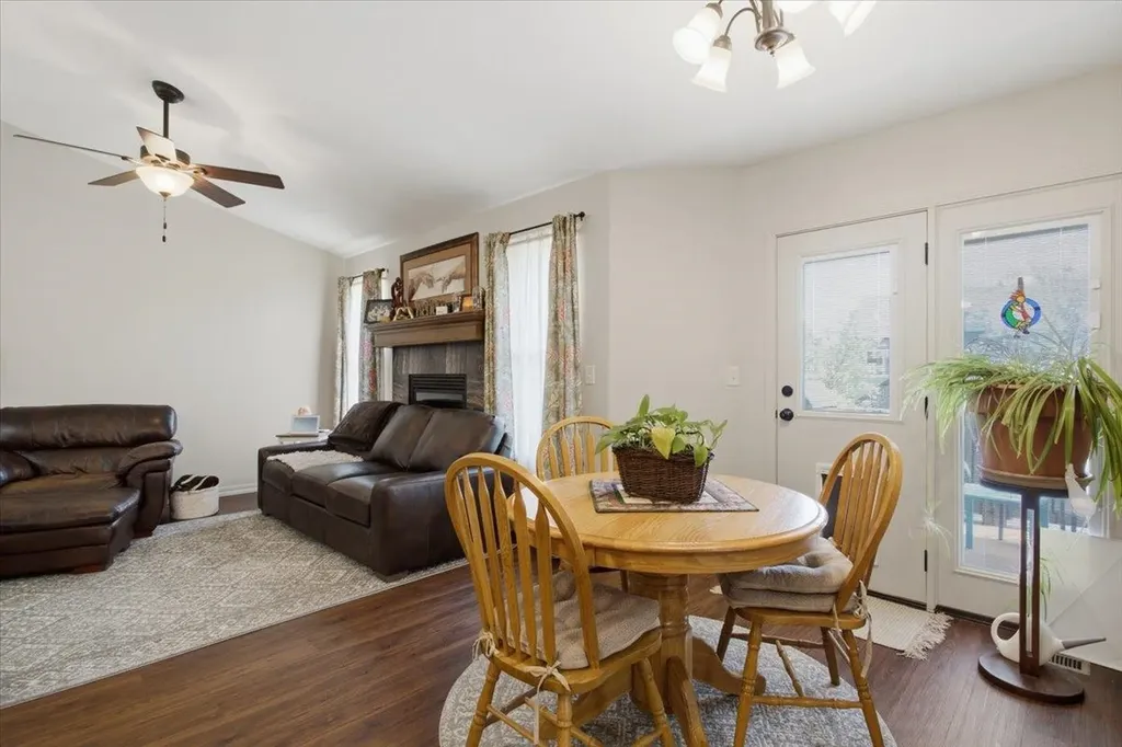 5374 N Rock Spring Street Bel Aire KS 67226-3200