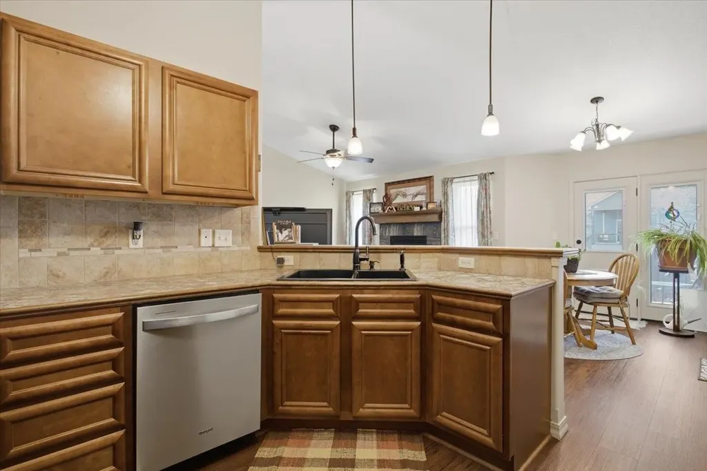 5374 N Rock Spring Street Bel Aire KS 67226-3200