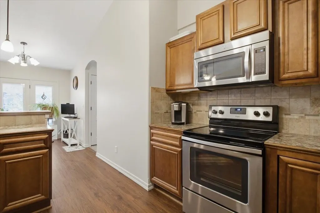 5374 N Rock Spring Street Bel Aire KS 67226-3200
