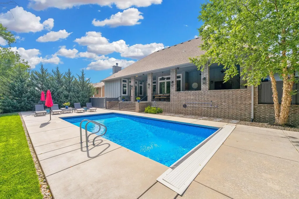 1521 N Obsidian Court Wichita KS 67235