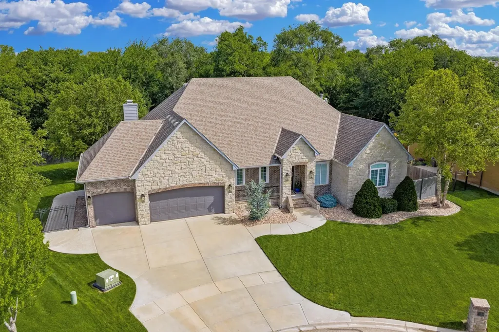 1521 N Obsidian Court Wichita KS 67235