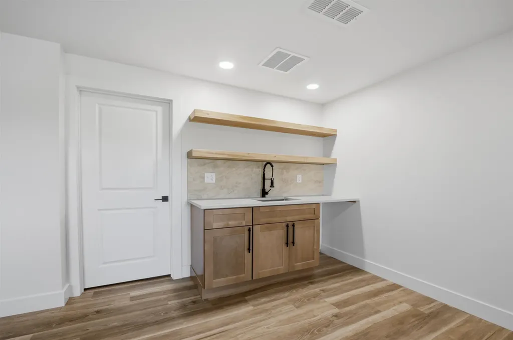 2739 E Ironstone Street Park City KS 67219