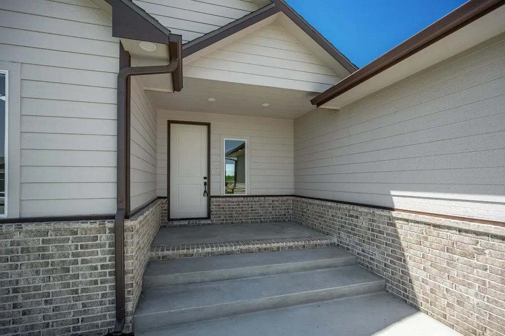 2739 E Ironstone Street Park City KS 67219
