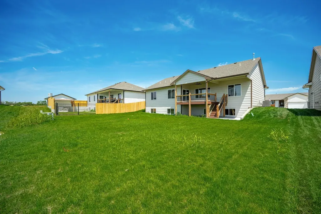 2739 E Ironstone Street Park City KS 67219