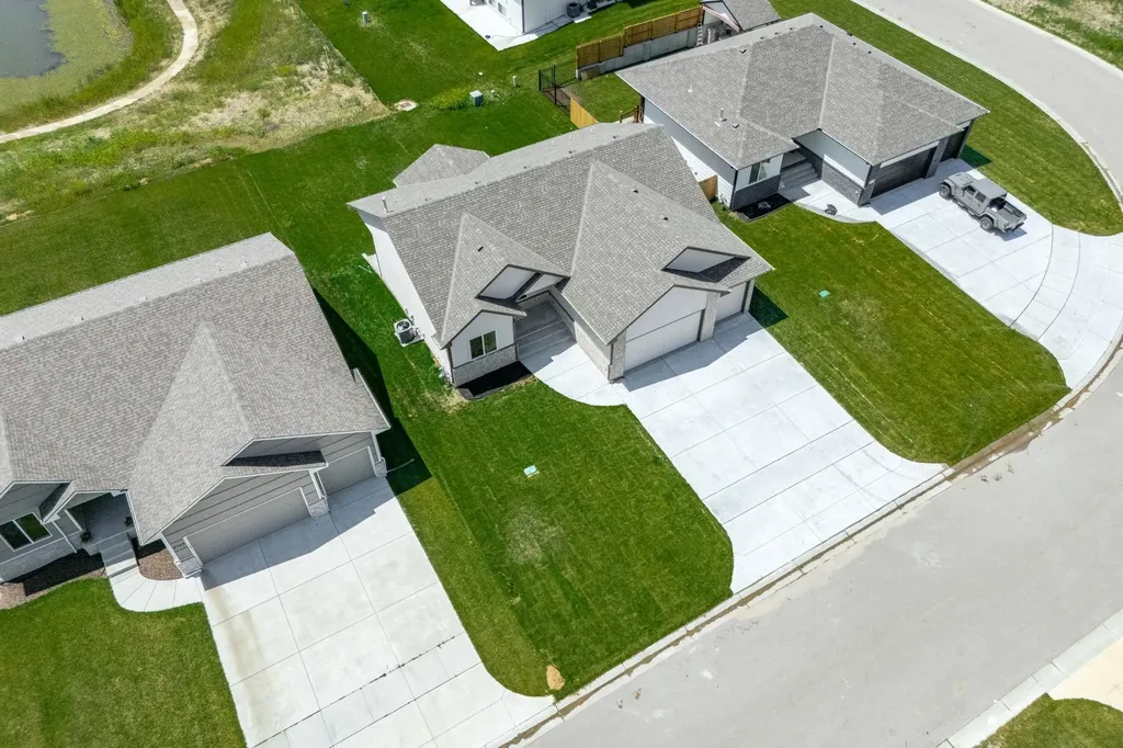 2739 E Ironstone Street Park City KS 67219
