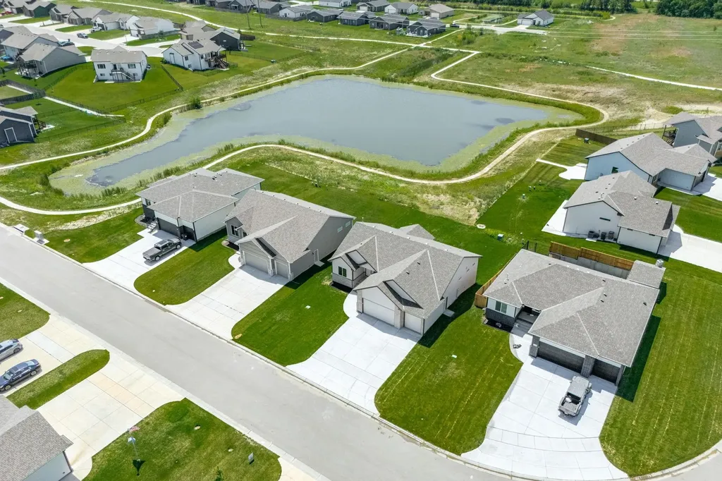 2739 E Ironstone Street Park City KS 67219