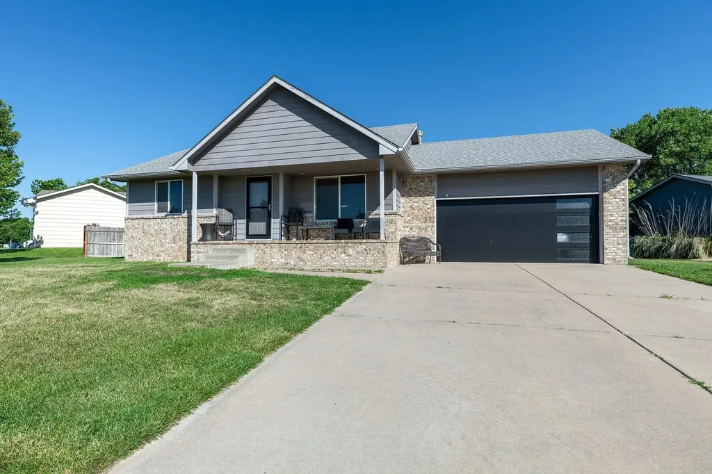 2308 E Spring Hill Drive Goddard KS 67052