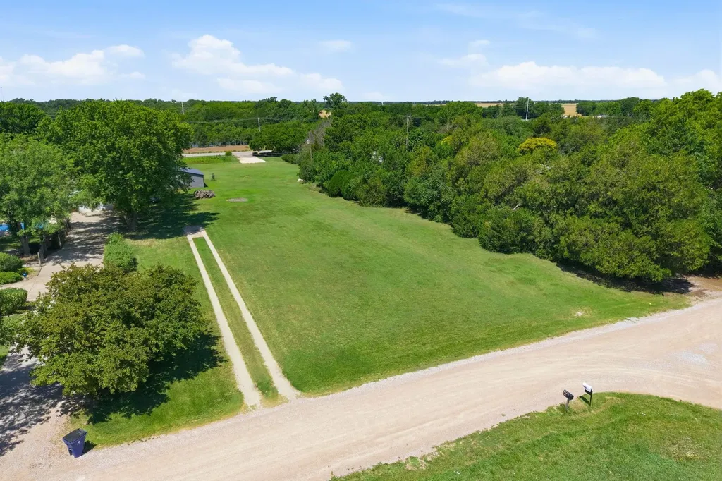 000 N Forestview Wichita KS 67223