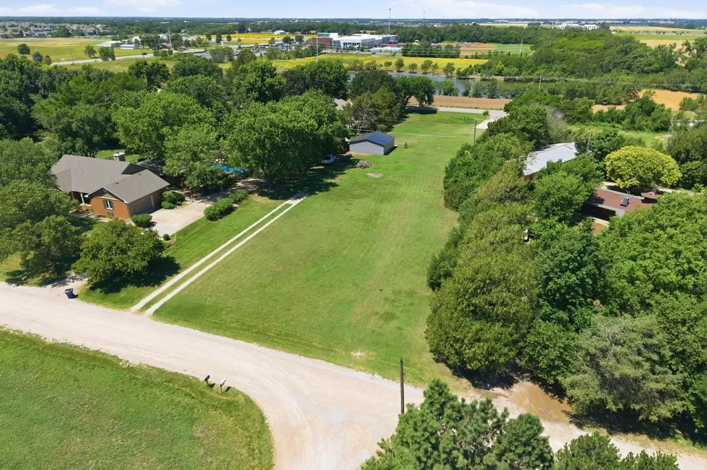 000 N Forestview Wichita KS 67223