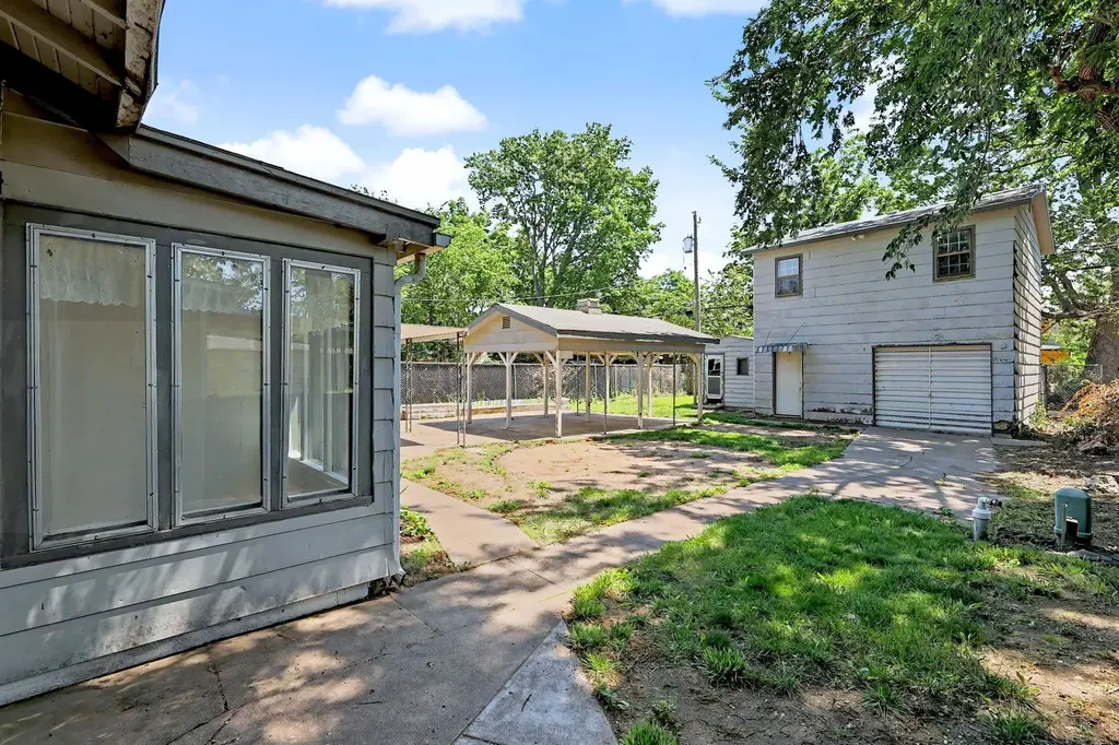 1946 S Market Street Wichita KS 67211-4113