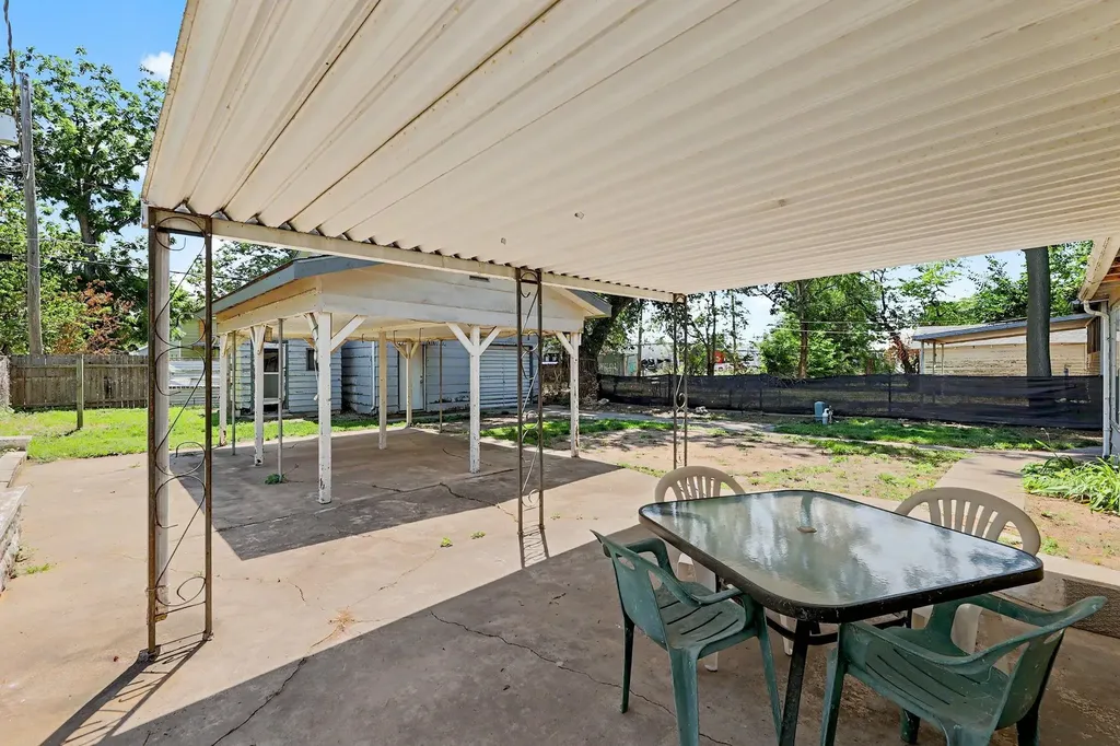 1946 S Market Street Wichita KS 67211-4113