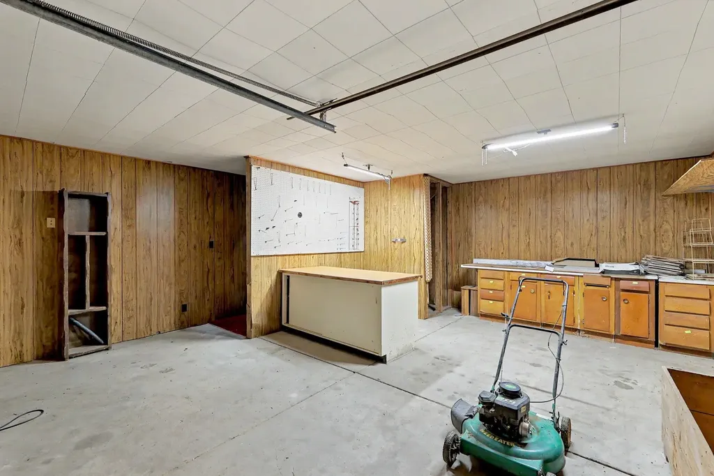 1946 S Market Street Wichita KS 67211-4113
