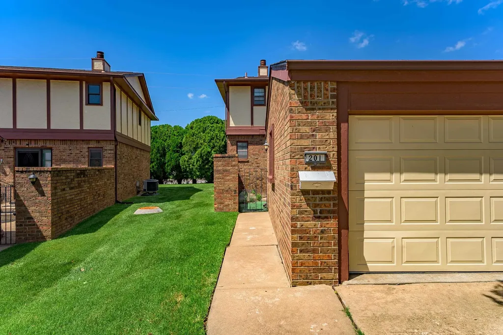 8917 W Harvest Wichita KS 67212