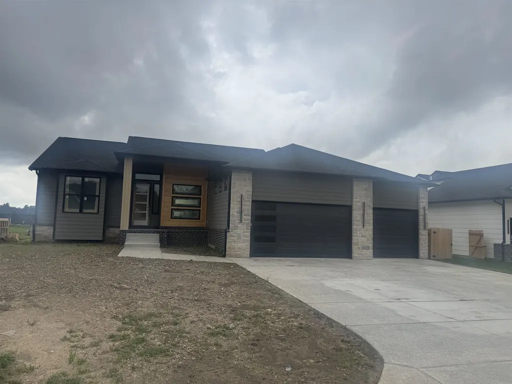 6625 N Silverton Street Park City KS 67219