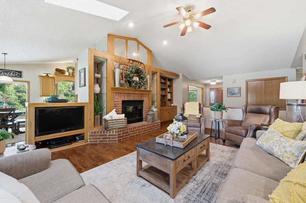 2327 N Forestview Wichita KS 67223