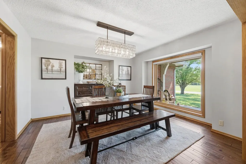2327 N Forestview Wichita KS 67223