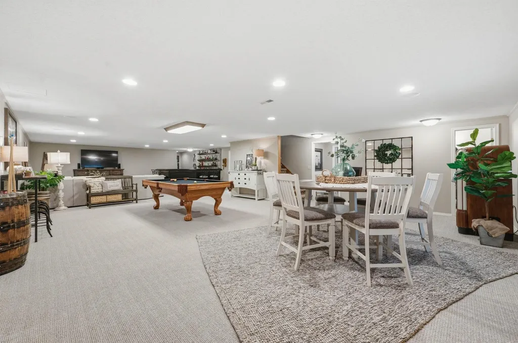 2327 N Forestview Wichita KS 67223