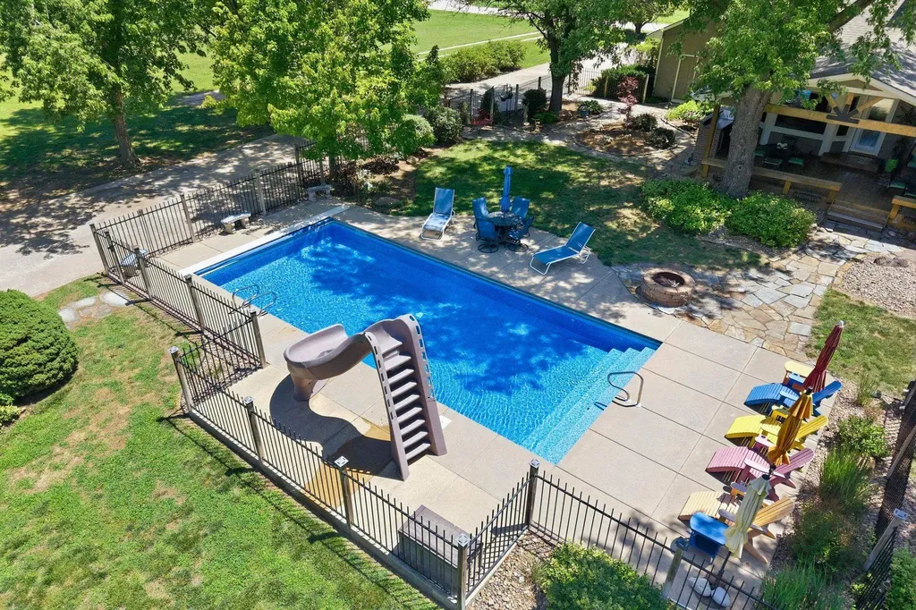 2327 N Forestview Wichita KS 67223