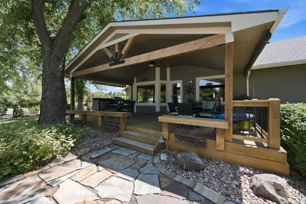 2327 N Forestview Wichita KS 67223