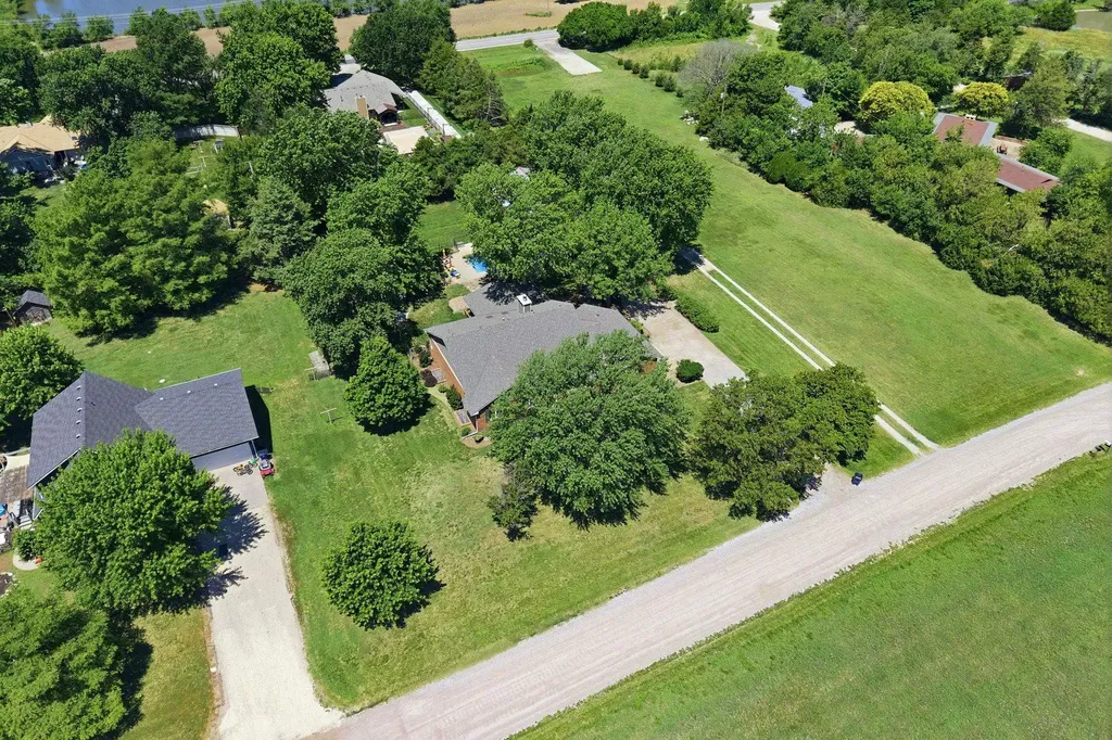 2327 N Forestview Wichita KS 67223