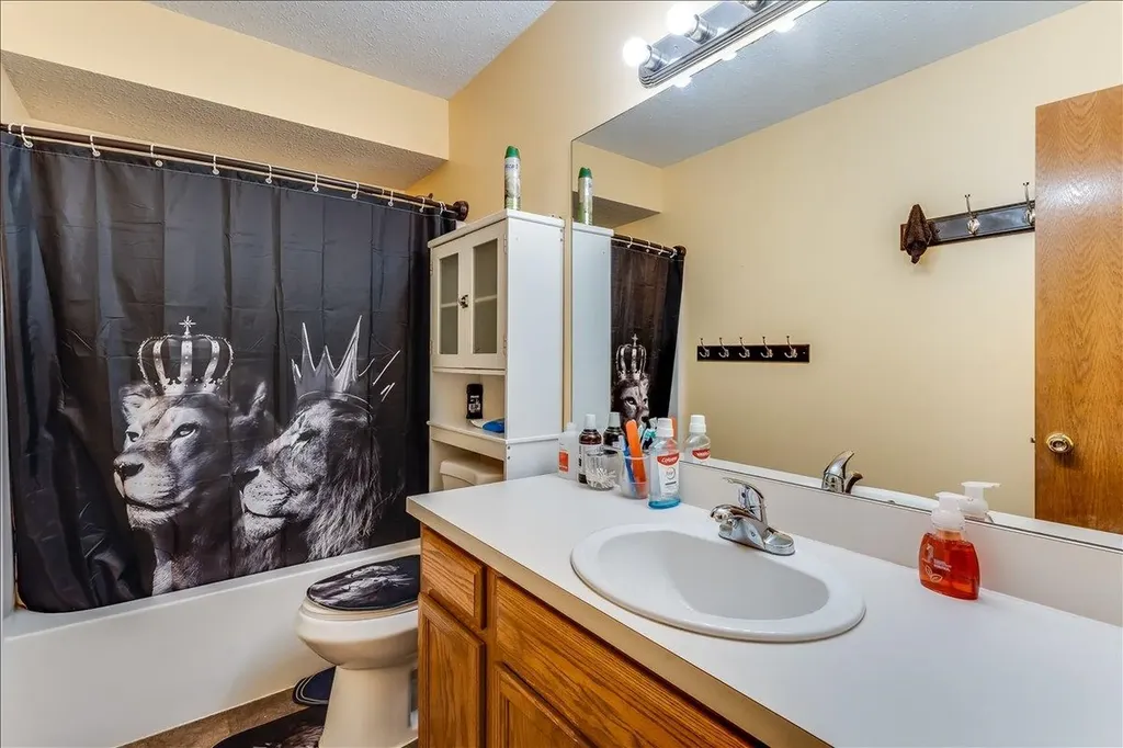 2558 E Fairchild Park City KS 67219