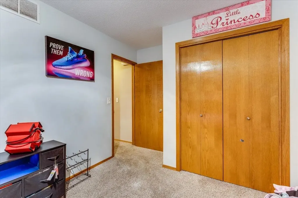 2558 E Fairchild Park City KS 67219