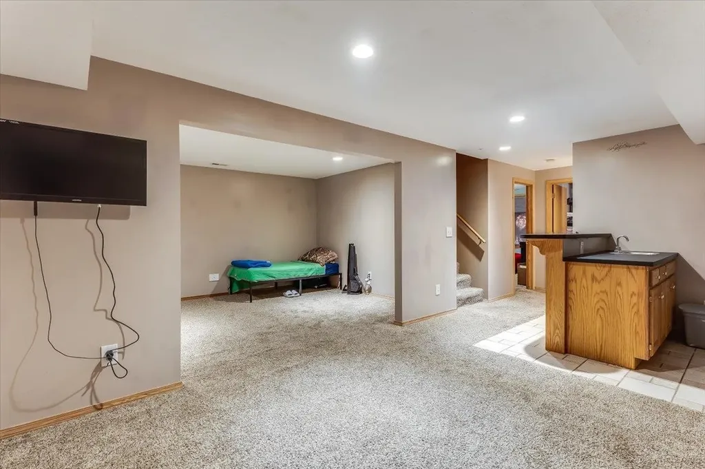 2558 E Fairchild Park City KS 67219