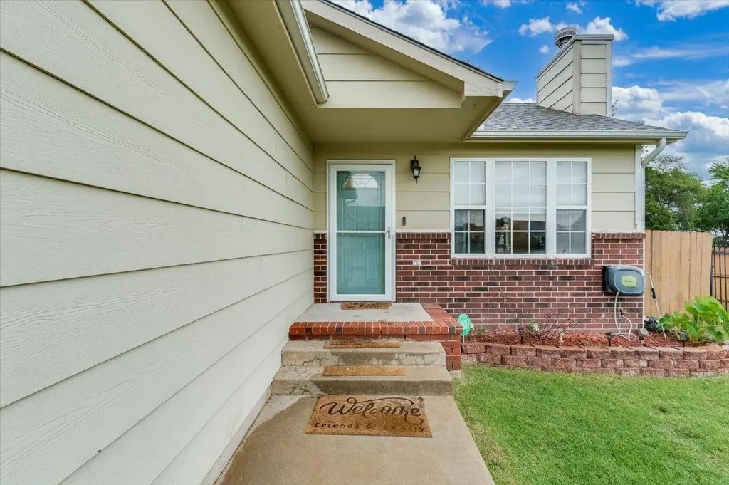 2558 E Fairchild Park City KS 67219
