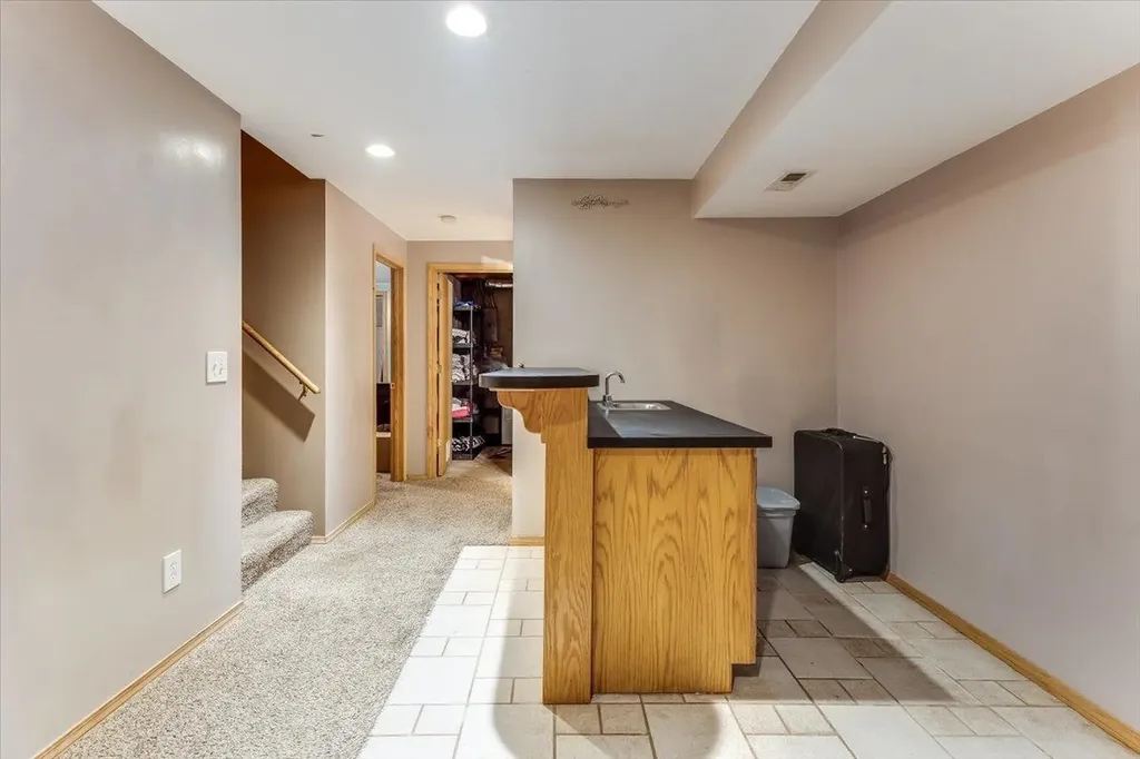 2558 E Fairchild Park City KS 67219