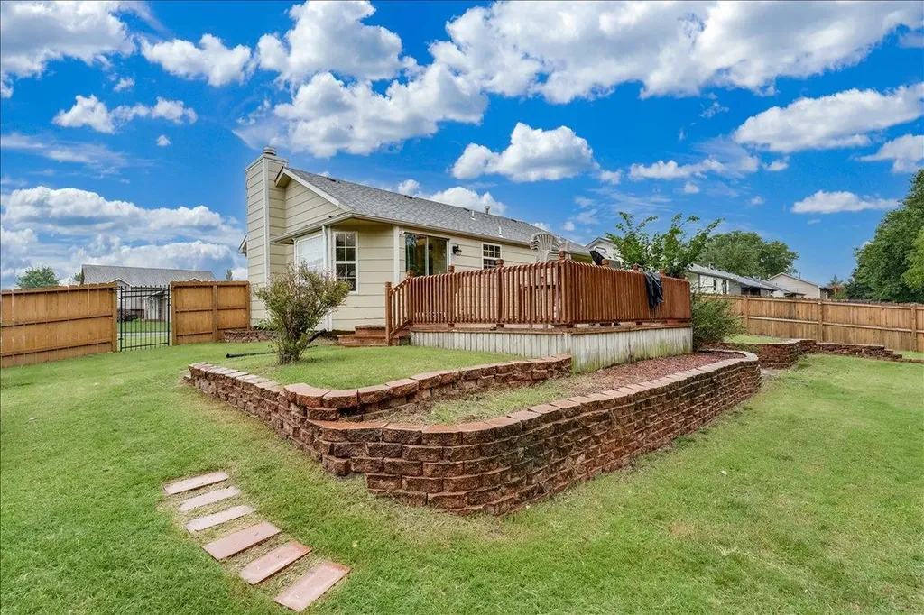 2558 E Fairchild Park City KS 67219