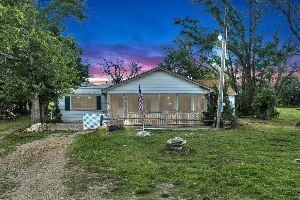 1332 N Highway Mulvane KS 67110