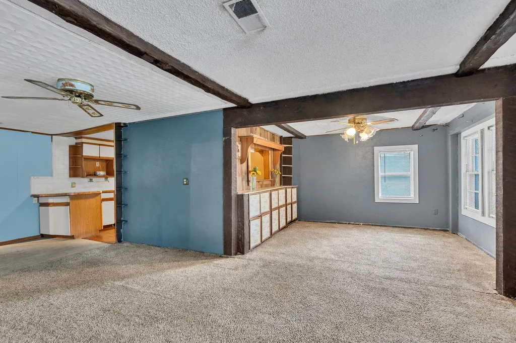 1332 N Highway Mulvane KS 67110