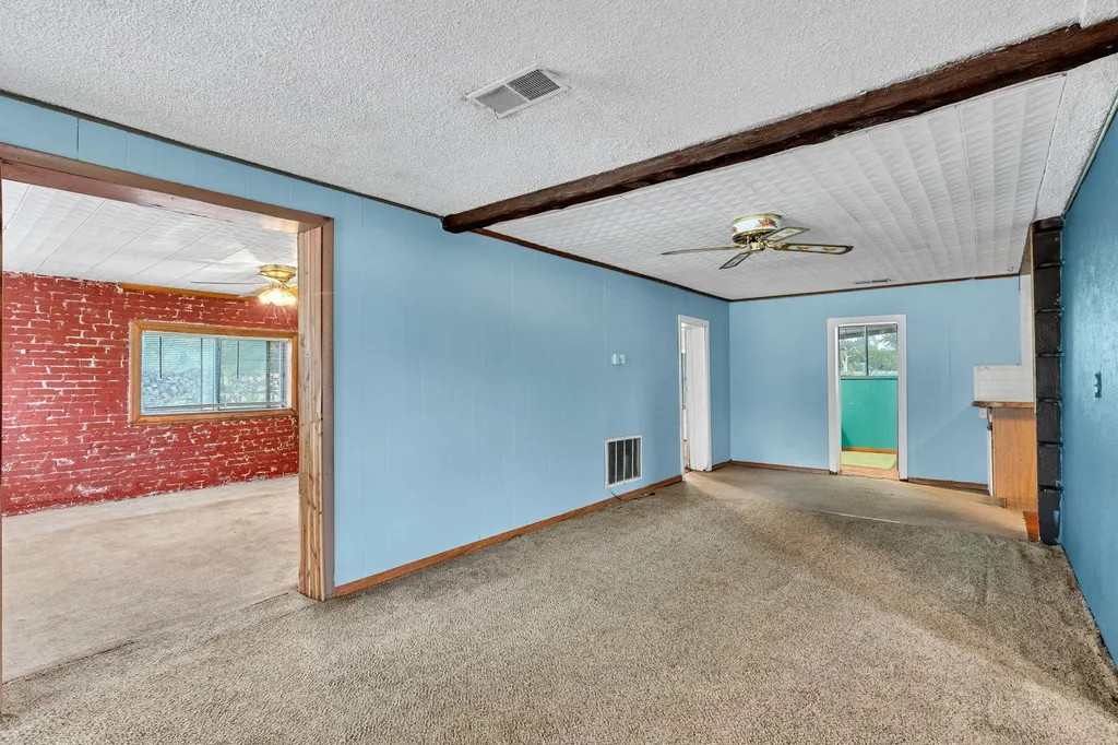 1332 N Highway Mulvane KS 67110