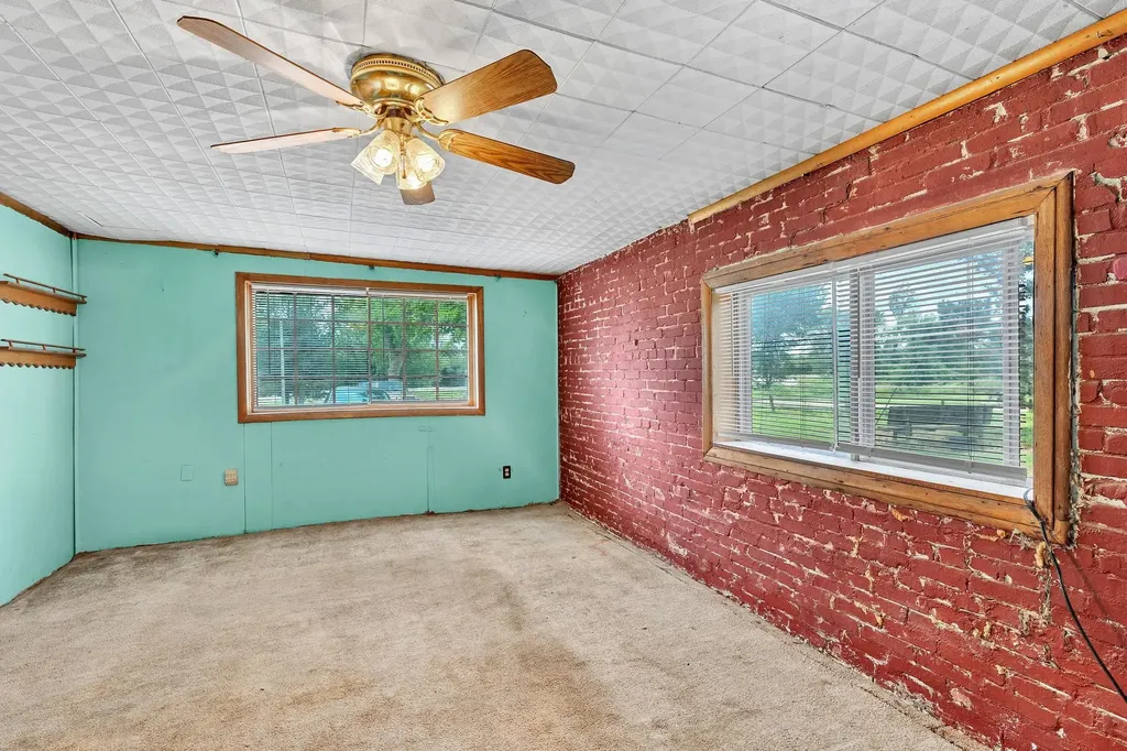1332 N Highway Mulvane KS 67110