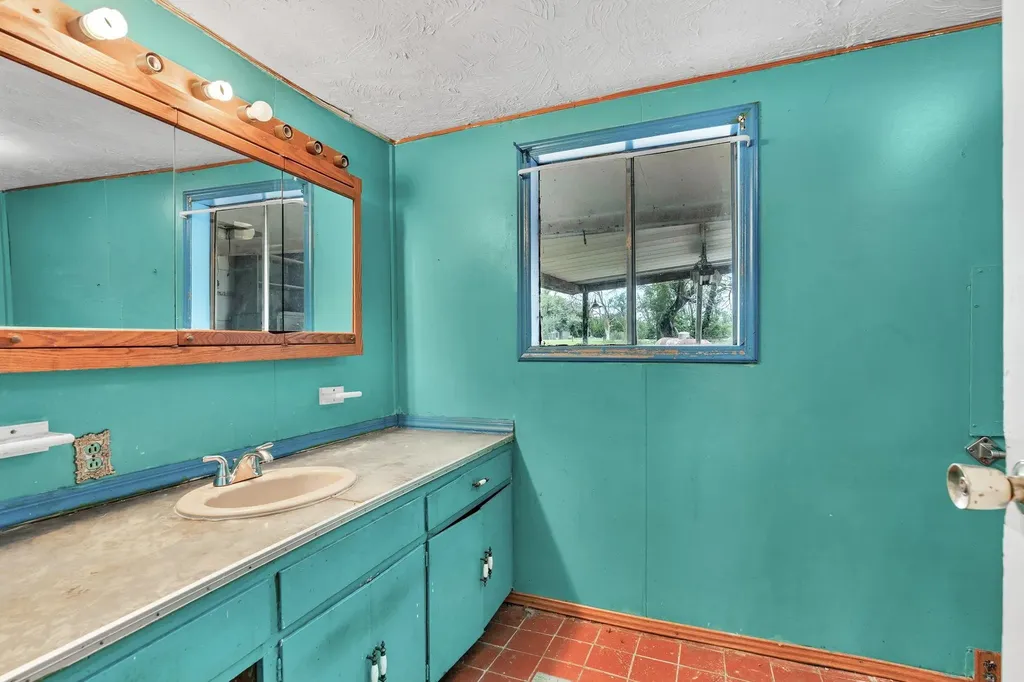 1332 N Highway Mulvane KS 67110